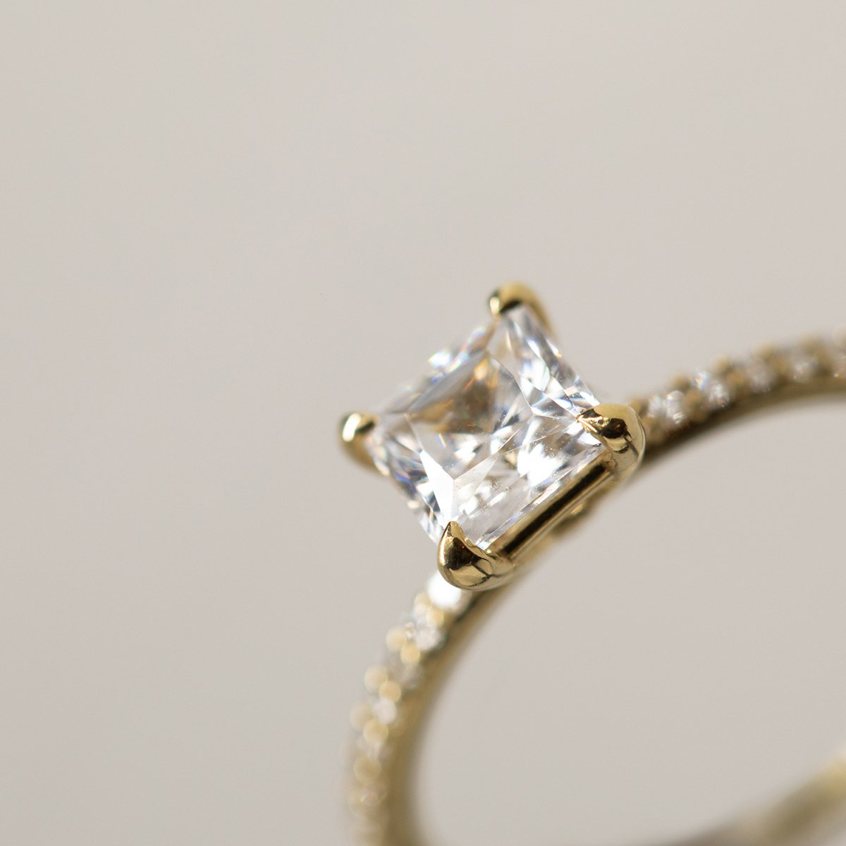 Solitaire Pave