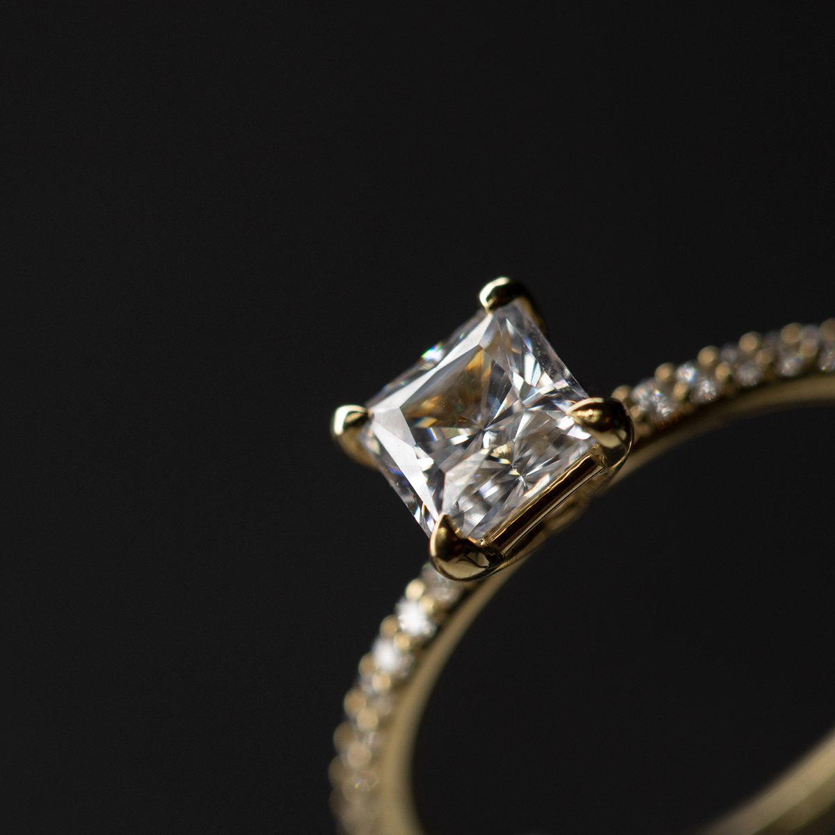 Solitaire Pave