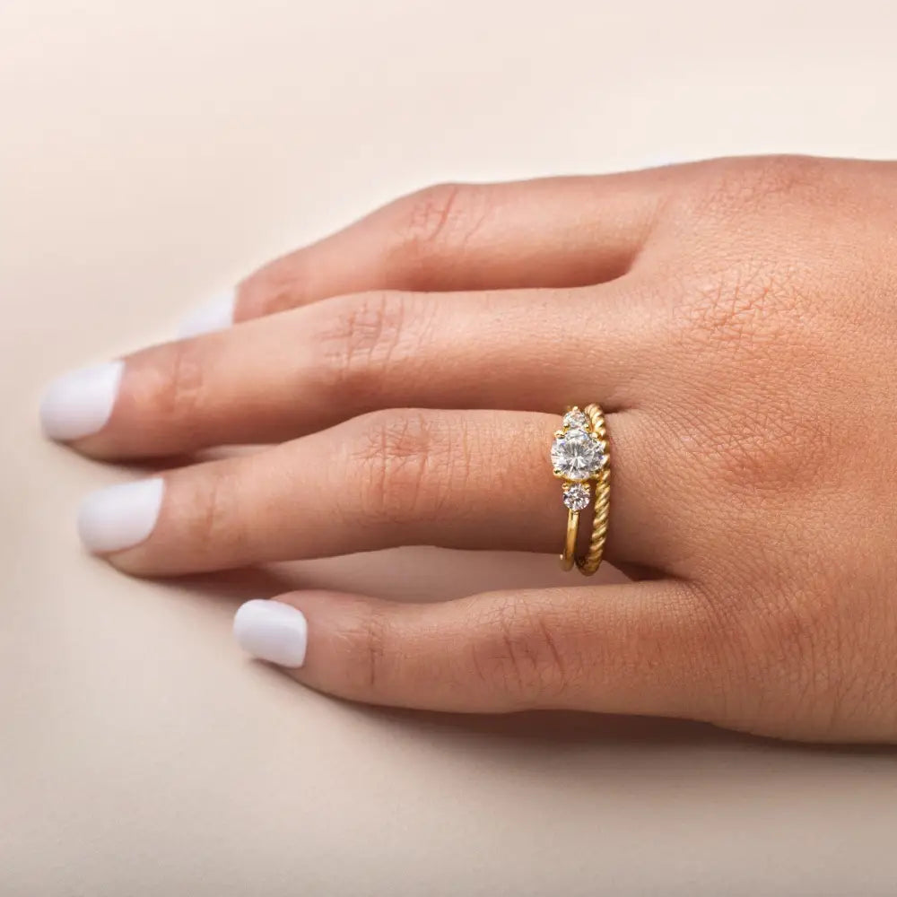 VIVIENNE - LAB THREE STONE - Engagement Ring