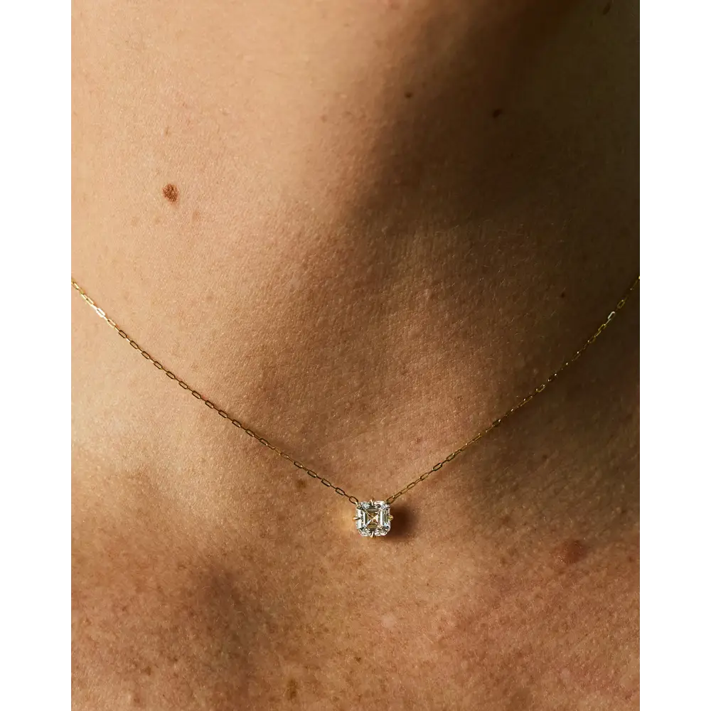 ASSCHER PENDANT