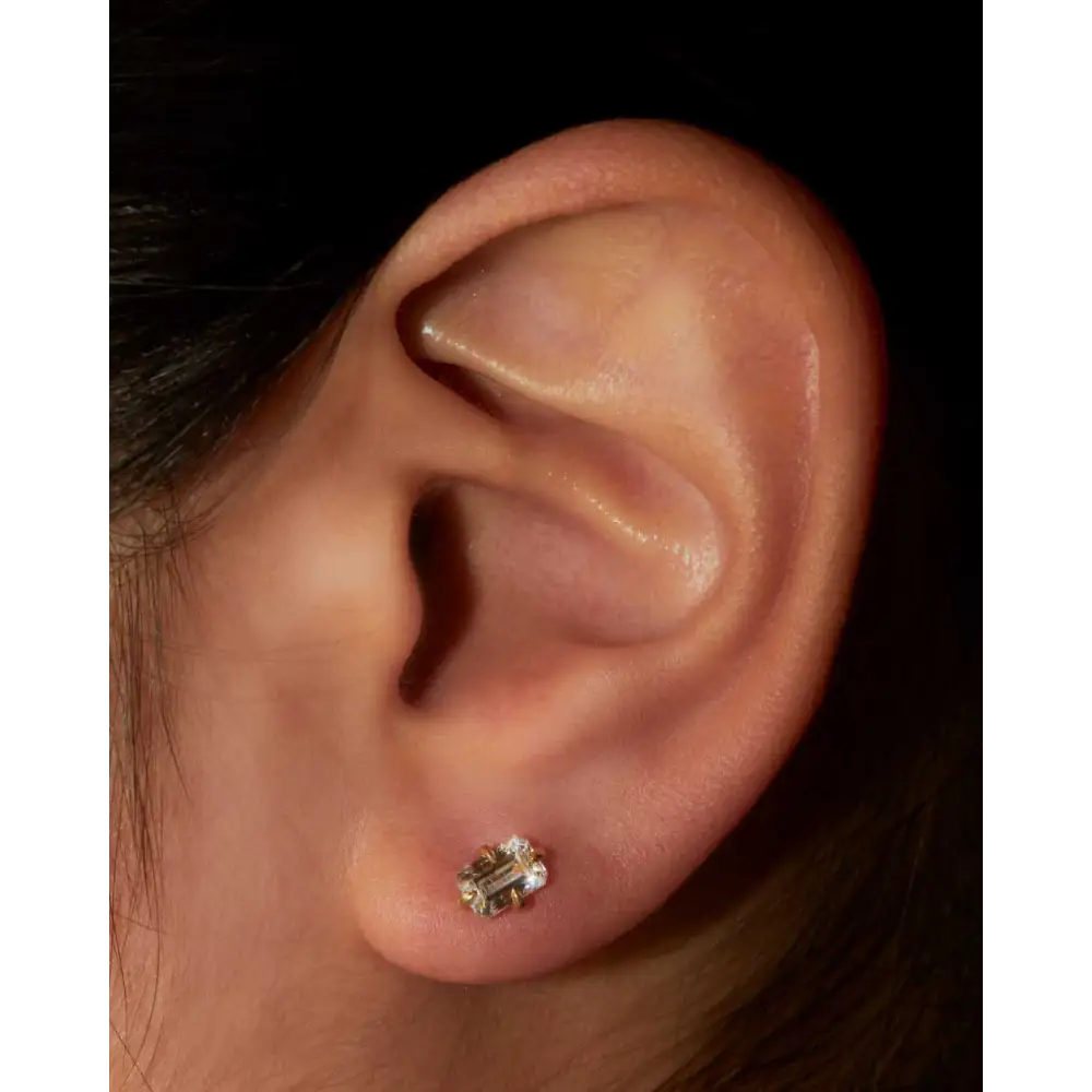 EMERALD STUDS